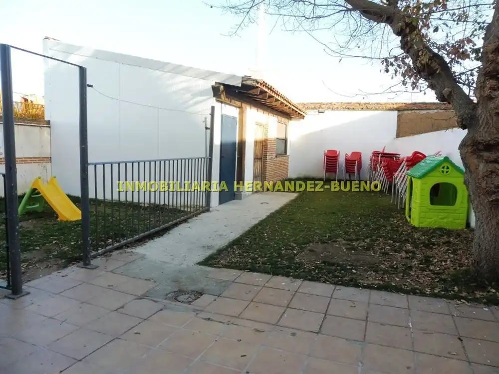 Vista exterior de Edifici en venda en Huerta