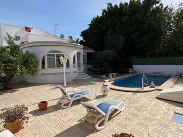 Casa amb balcó en venda a Calle Calle Cibeles