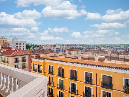 Vista exterior de Àtic en venda en  Madrid Capital amb Aire condicionat i Terrassa