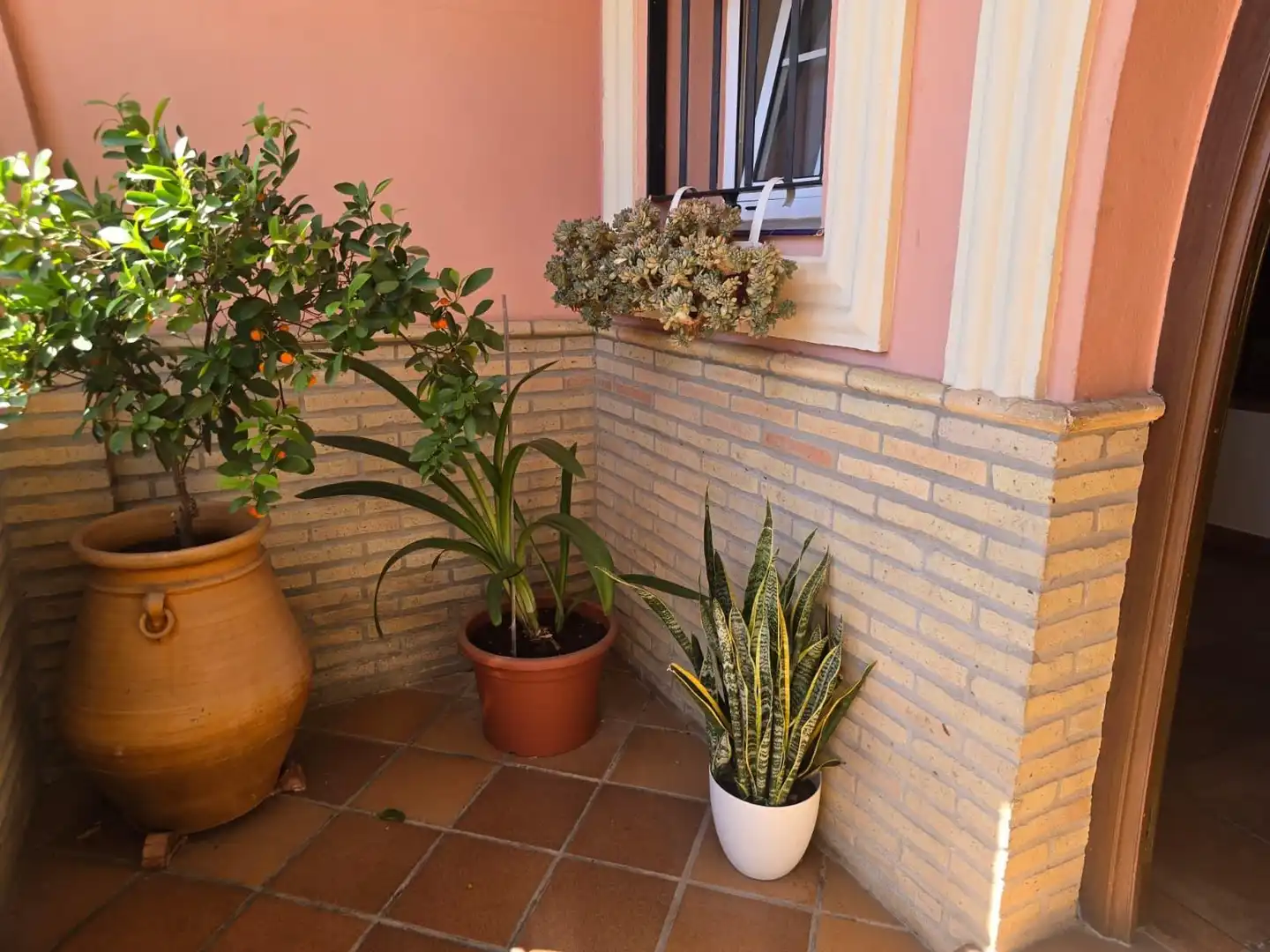 Casa con terraza en venta en Gines, imagen 2
