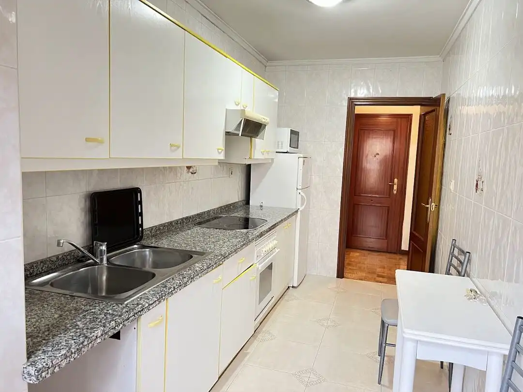 Cuina de Pis en venda en Siero amb Calefacció, Terrassa i Traster