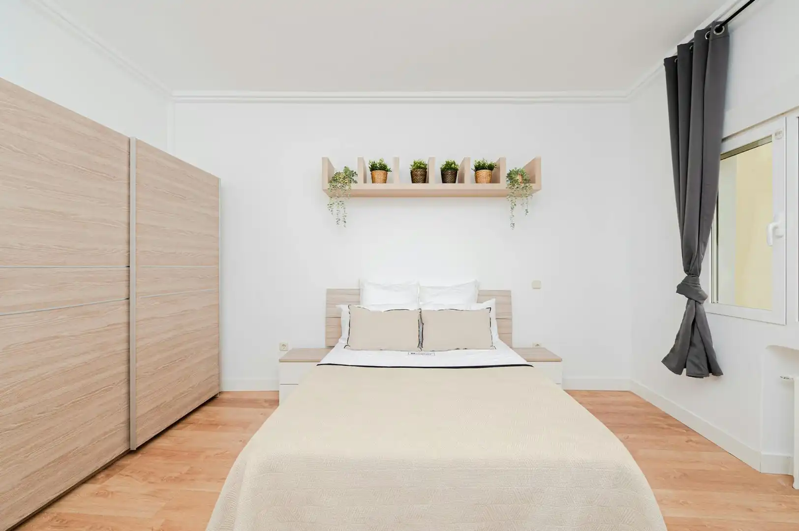 Schlafzimmer von Wohnung zur untervermieten in Madrid mit Heizung, Waschmaschine und Fernseher