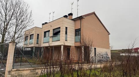 Foto 2 de Casa adosada en venta en Calle la Sementera, San Julián - Barriada de Cortes, Burgos