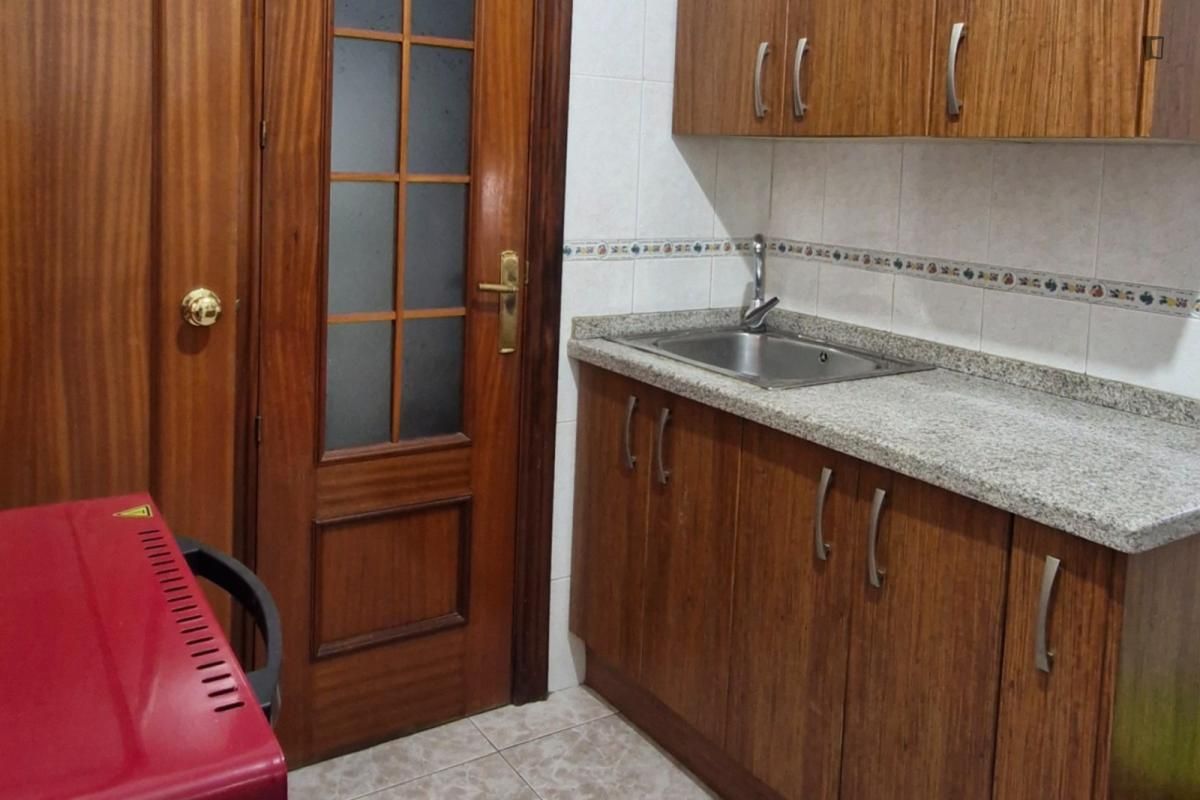 Cuina de Casa o xalet de lloguer en  Granada Capital amb Aire condicionat, Moblat i Rentadora