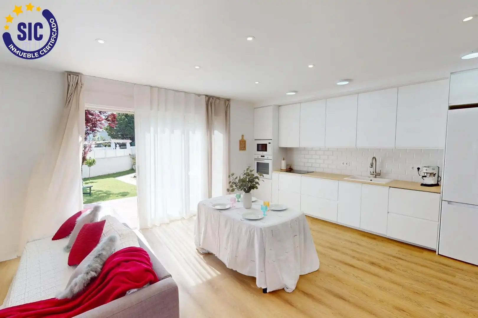 Dormitori de Casa o xalet en venda en Benicasim / Benicàssim amb Aire condicionat, Jardí privat i Parquet