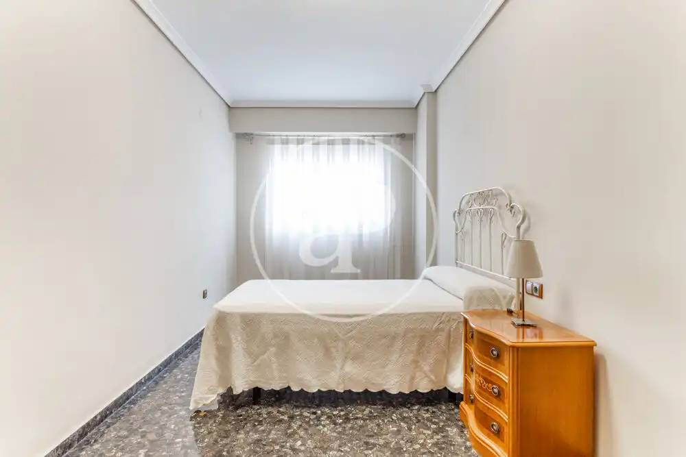Habitación de Dúplex de alquiler en Burjassot con Aire acondicionado, Calefacción y Amueblado