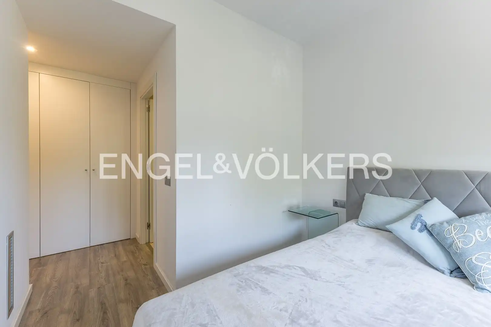 Habitación de Piso en venta en Esplugues de Llobregat con Aire acondicionado, Calefacción y Jardín privado