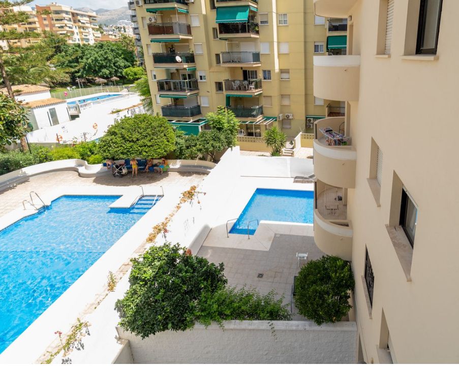 Piscina de Pis en venda en Fuengirola amb Terrassa, Moblat i Forn