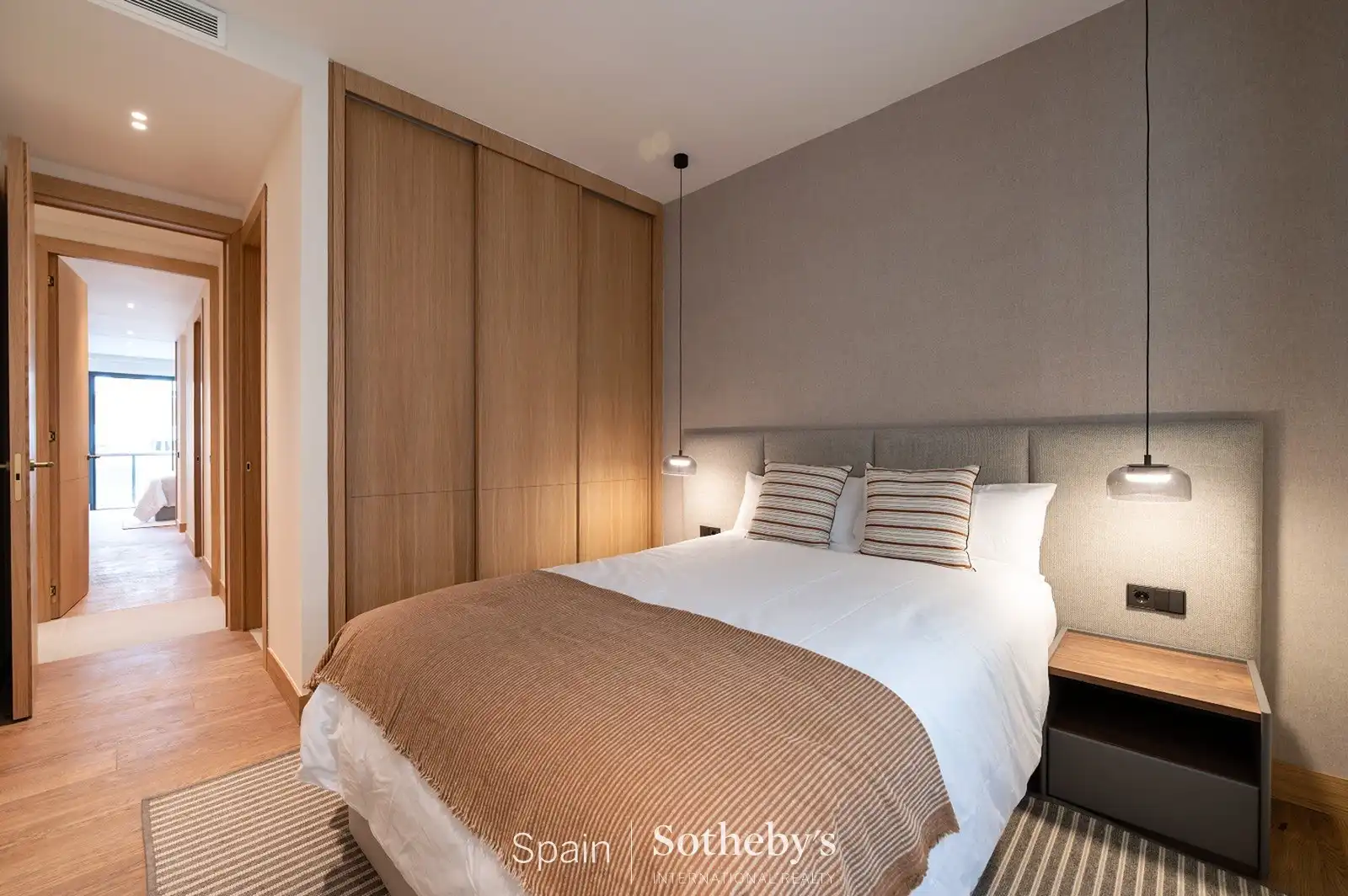 Dormitori de Apartament en venda en Madrid amb Aire condicionat, Calefacció i Terrassa