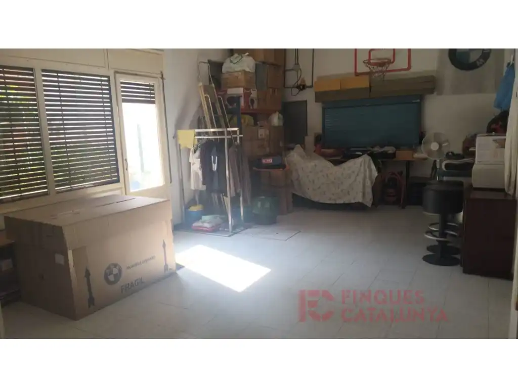 Commercial properties for sale in Salt