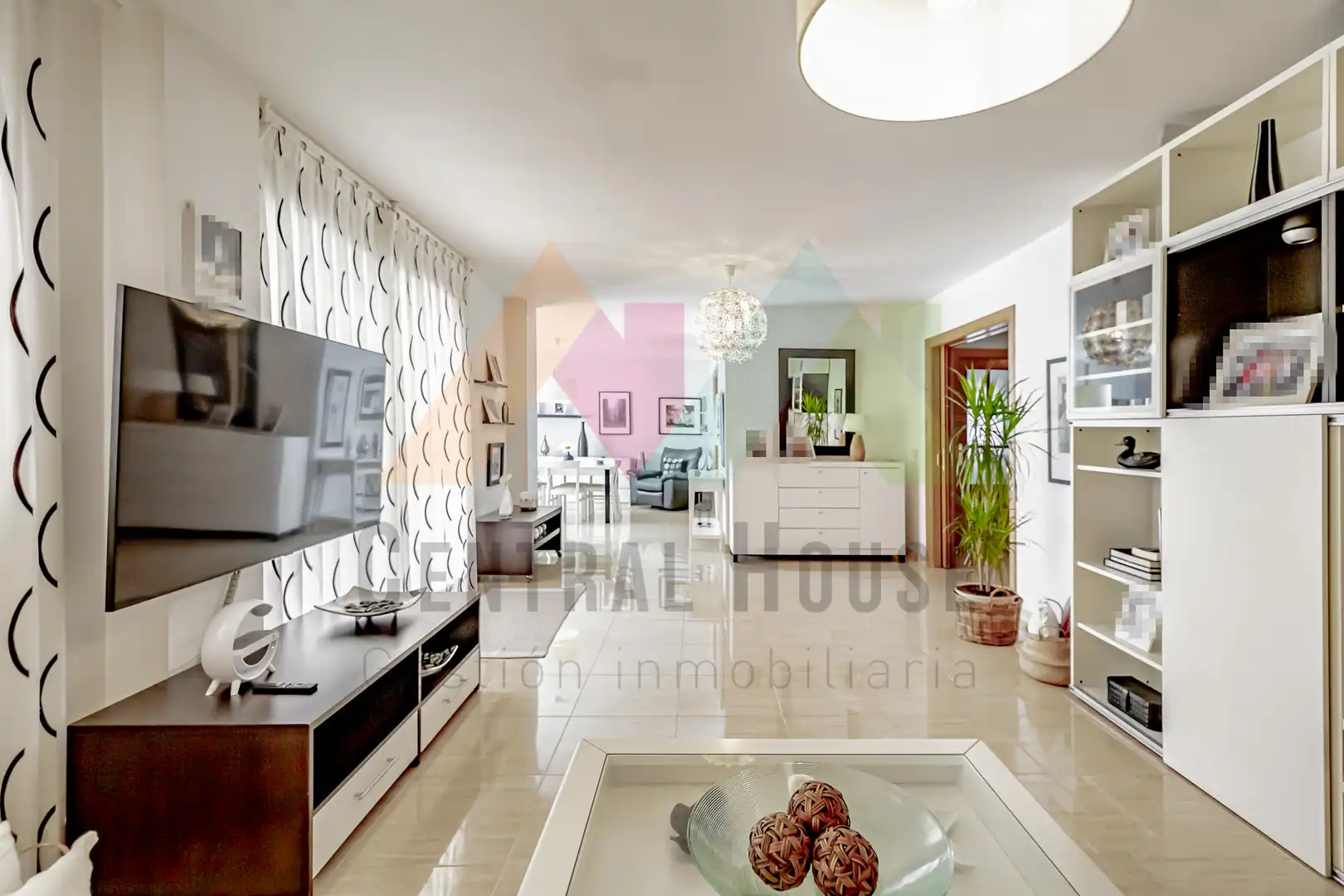 Sala de estar de Casa adosada en venta en Guadalajara con Aire acondicionado, Calefacción y Jardín privado