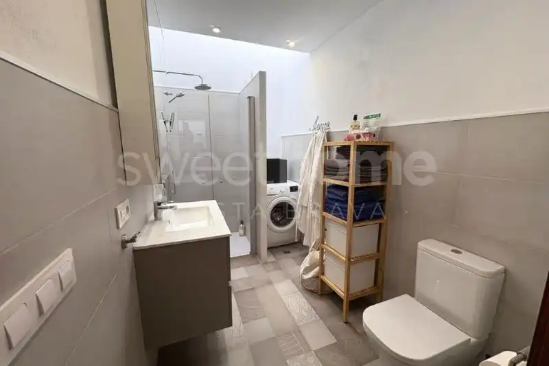 Baño de Casa adosada en venta en Palafrugell con Aire acondicionado, Calefacción y Jardín privado