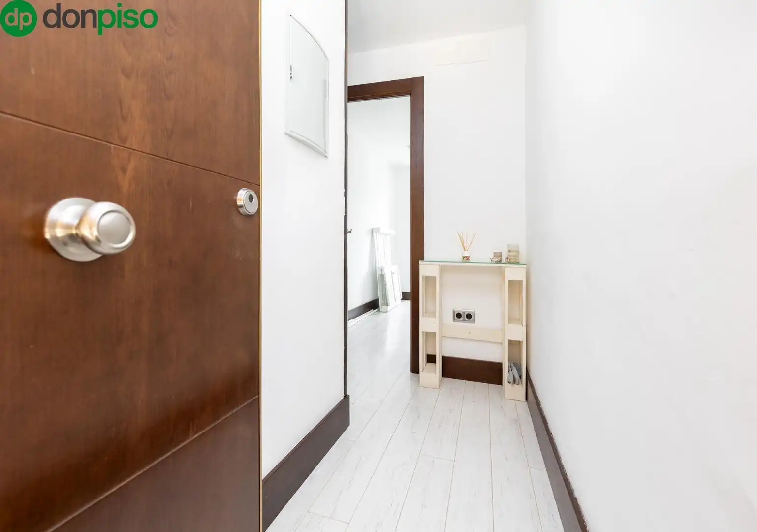 Flat for sale in Granada  with Air Conditioner