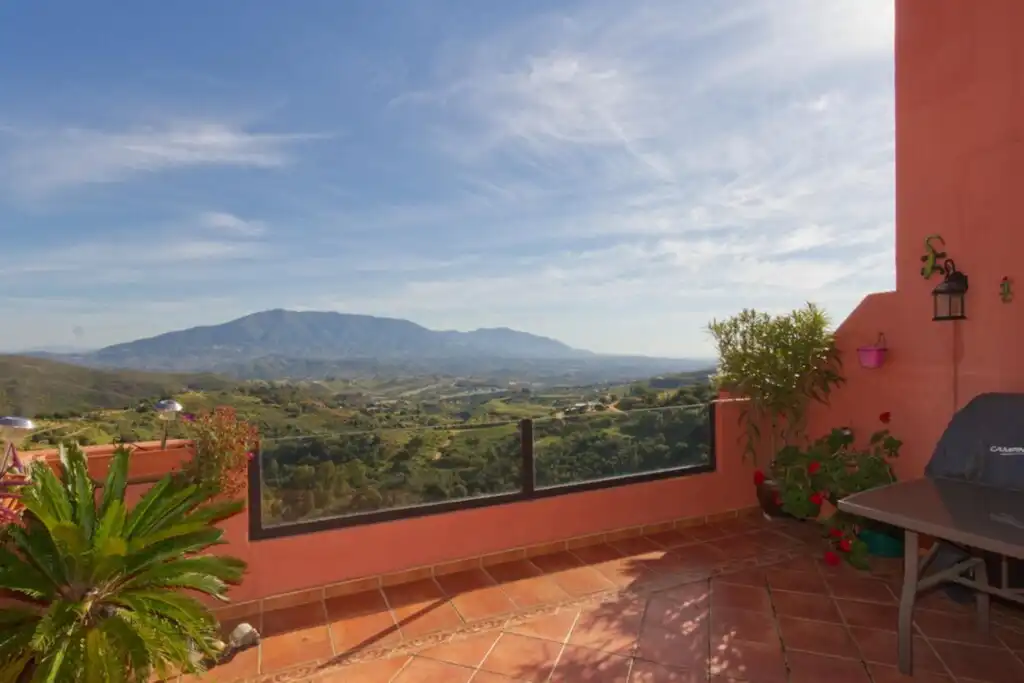 Bajo con piscina en venta en La Mairena, imagen 3