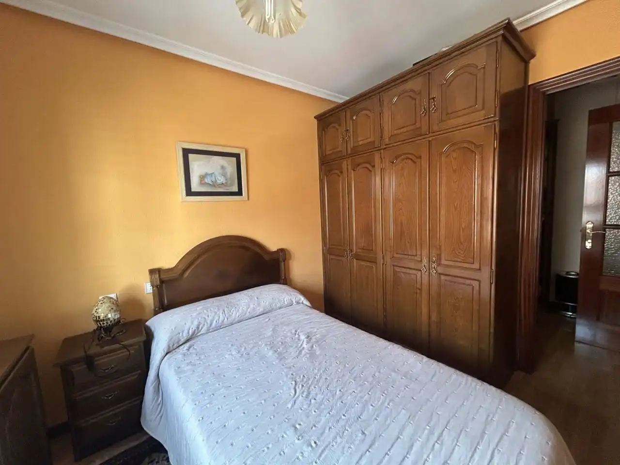 Habitación de Piso en venta en Oviedo  con Calefacción, Parquet y Trastero