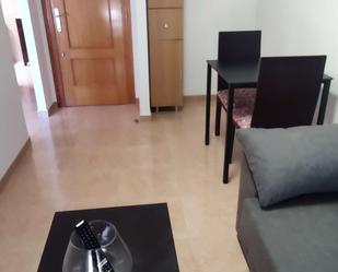 Sala d'estar de Apartament per a compartir en Roquetas de Mar amb Aire condicionat i Terrassa