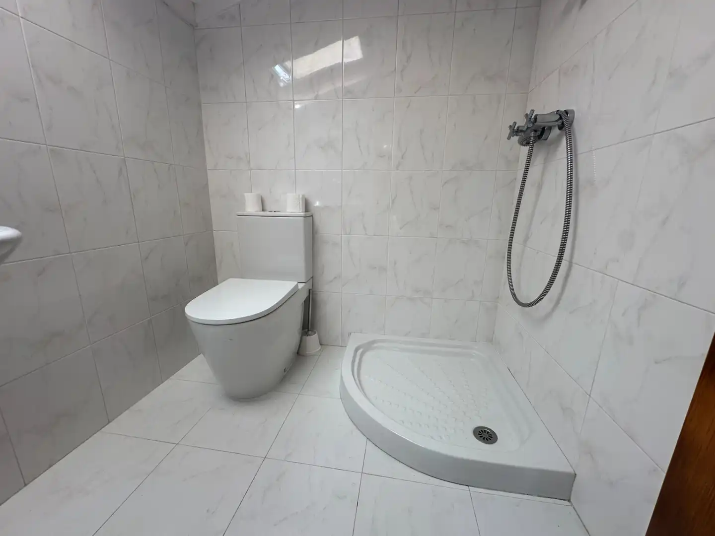Bathroom of Houses for sale in Ames  with Heating, Private garden and Parquet flooring