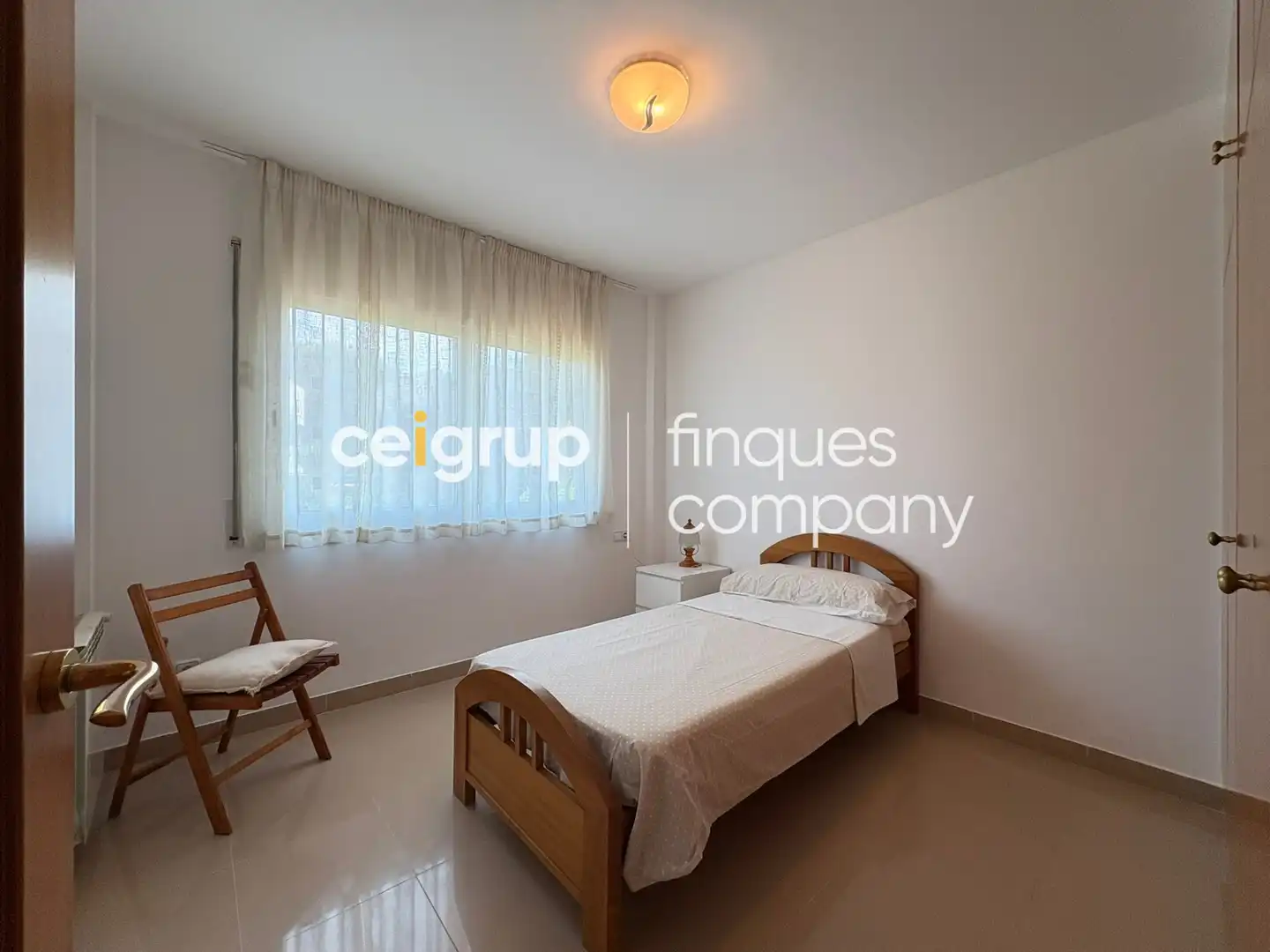 Habitación de Casa o chalet de alquiler en Girona con Calefacción, Terraza y Piscina