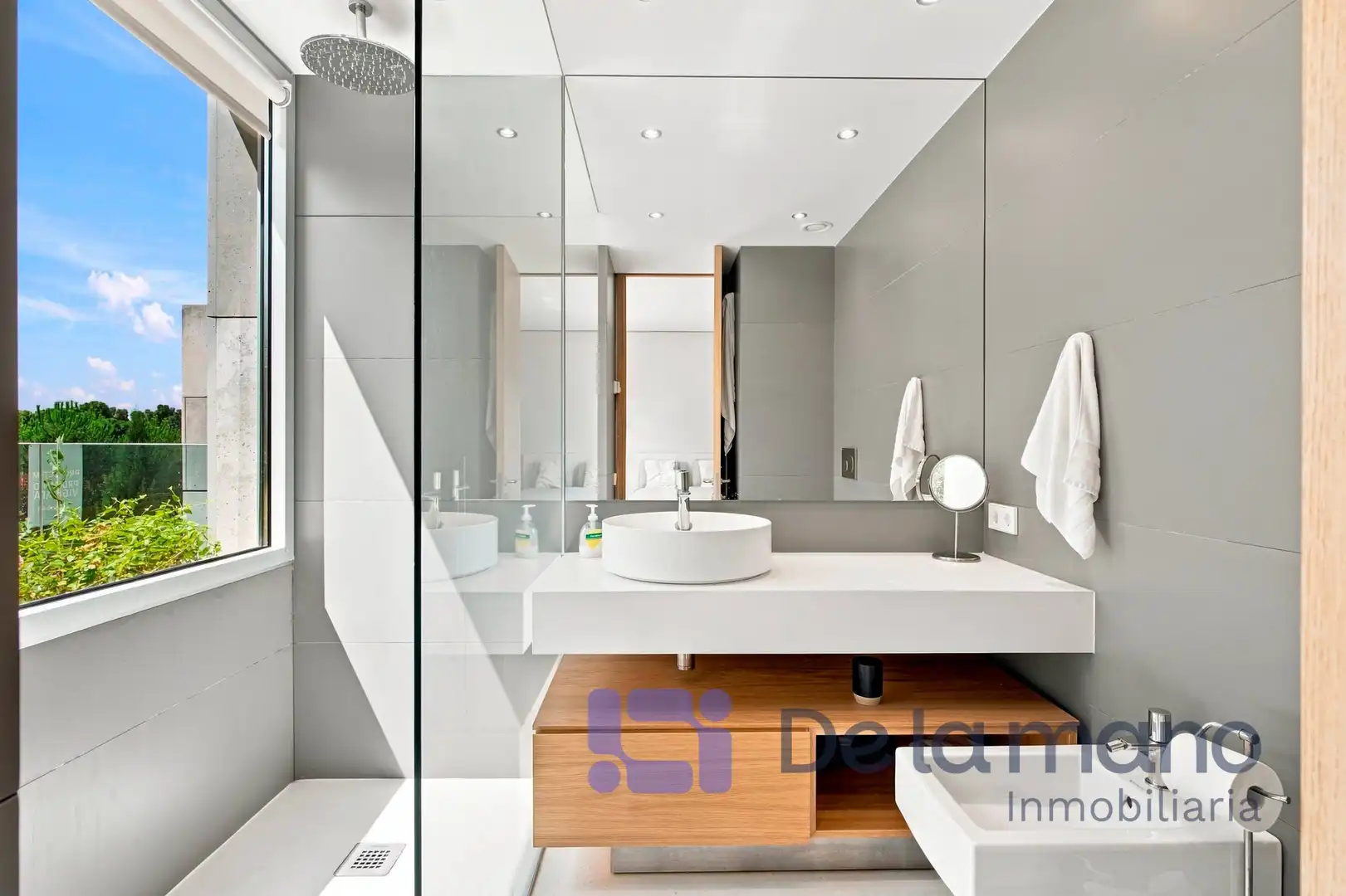 Bathroom of Houses for sale in Madrid  with Air Conditioner, Heating and Private garden
