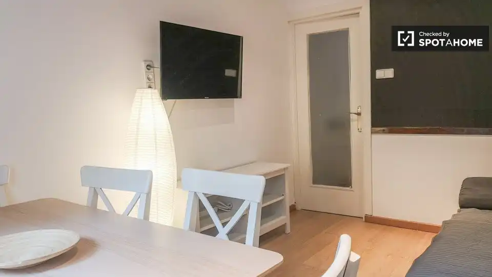 Dining room of Flat for rent in L'Hospitalet de Llobregat  with Air Conditioner, Heating and Furnished