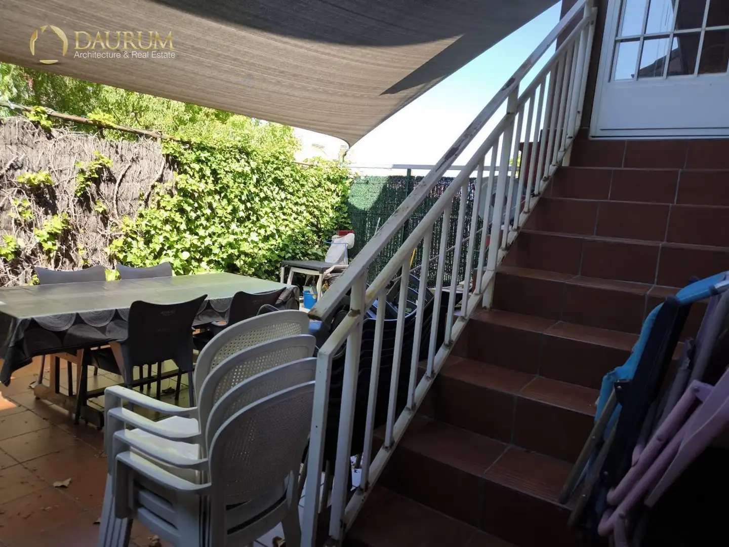 Terrassa de Casa adosada en venda en Fuenlabrada amb Aire condicionat, Calefacció i Jardí privat