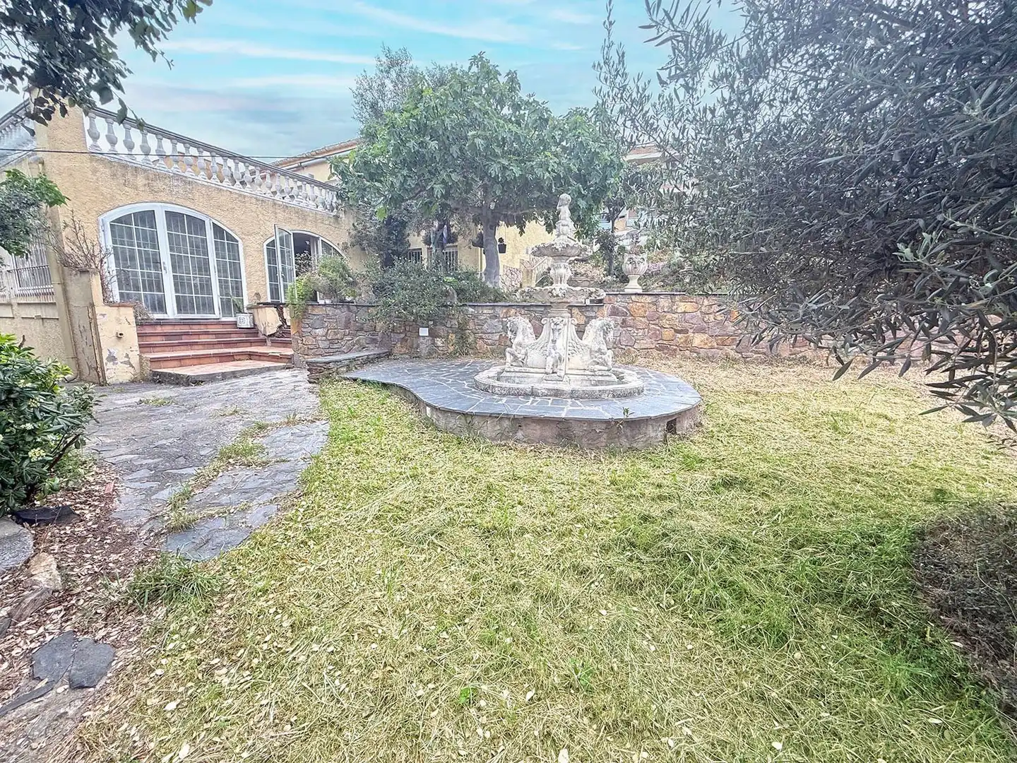 Jardí de Casa o xalet en venda en Roses amb Aire condicionat, Calefacció i Jardí privat
