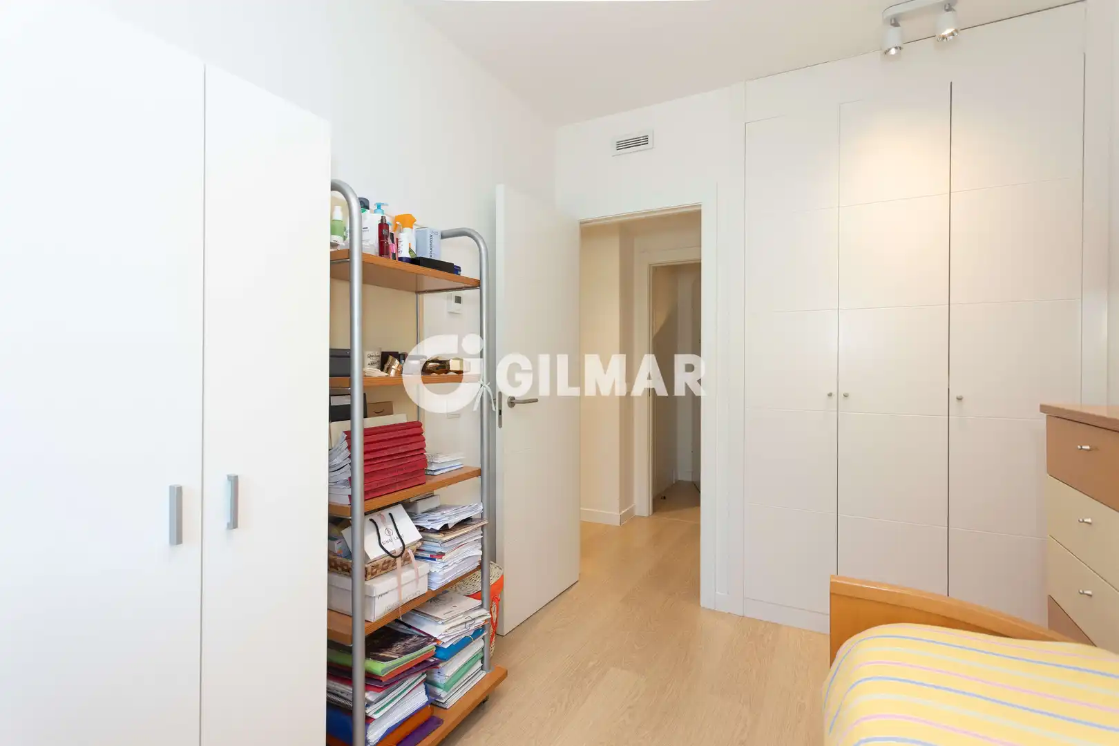 Habitación de Piso en venta en Madrid con Calefacción, Trastero y Piscina