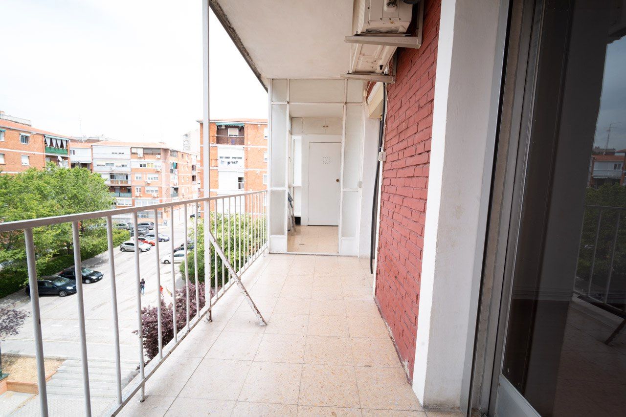 Balcony of Flat for sale in  Madrid Capital  with Heating, Terrace and Storage room