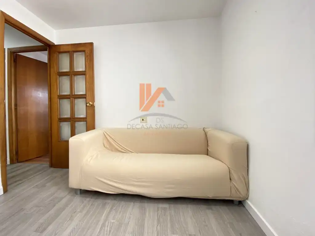 Sala d'estar de Apartament de lloguer en Santiago de Compostela  amb Terrassa i Moblat
