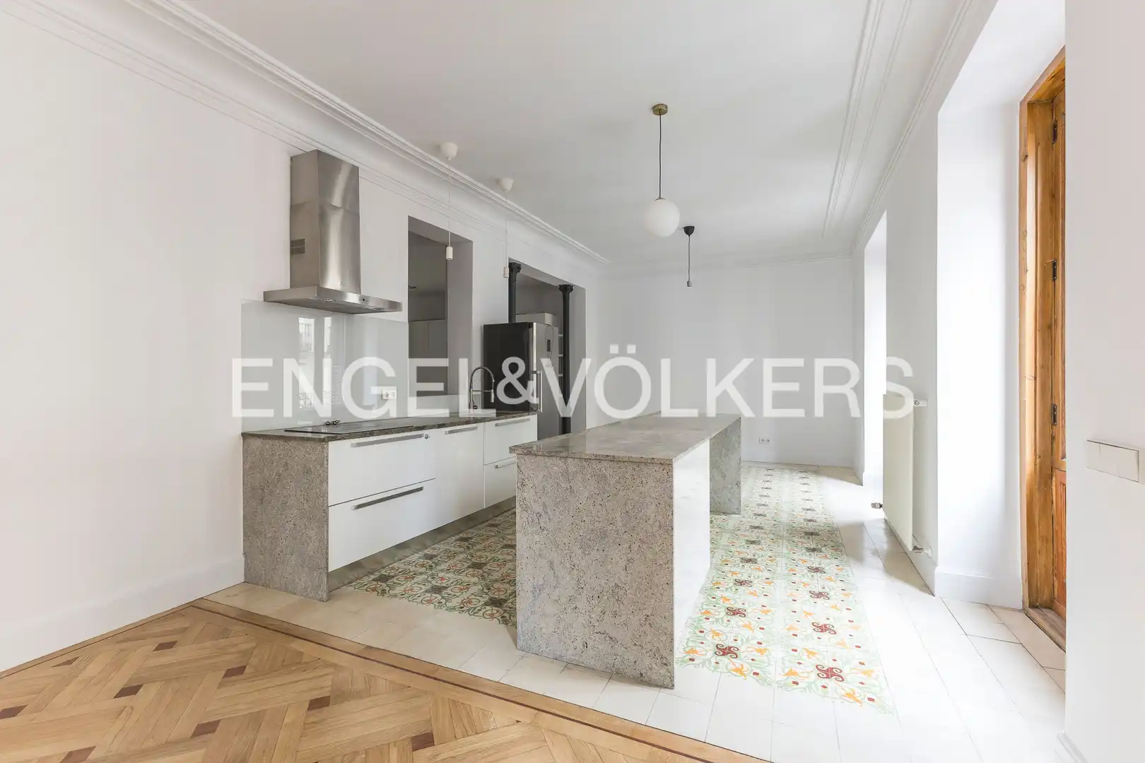 Cocina de Piso de alquiler en Madrid con Calefacción, Parquet y Balcón