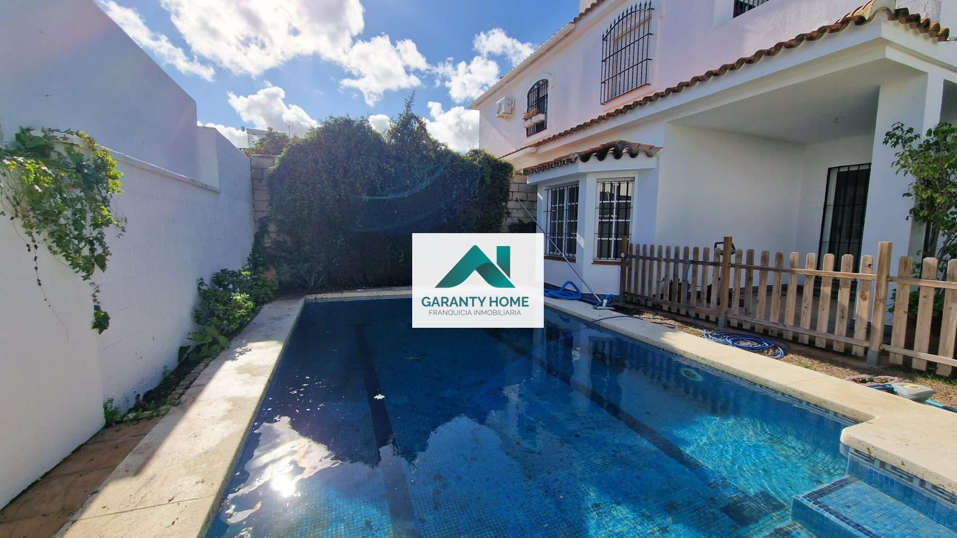 Exterior view of Single-family semi-detached to rent in Jerez de la Frontera  with Air Conditioner, Storage room and Swimming Pool