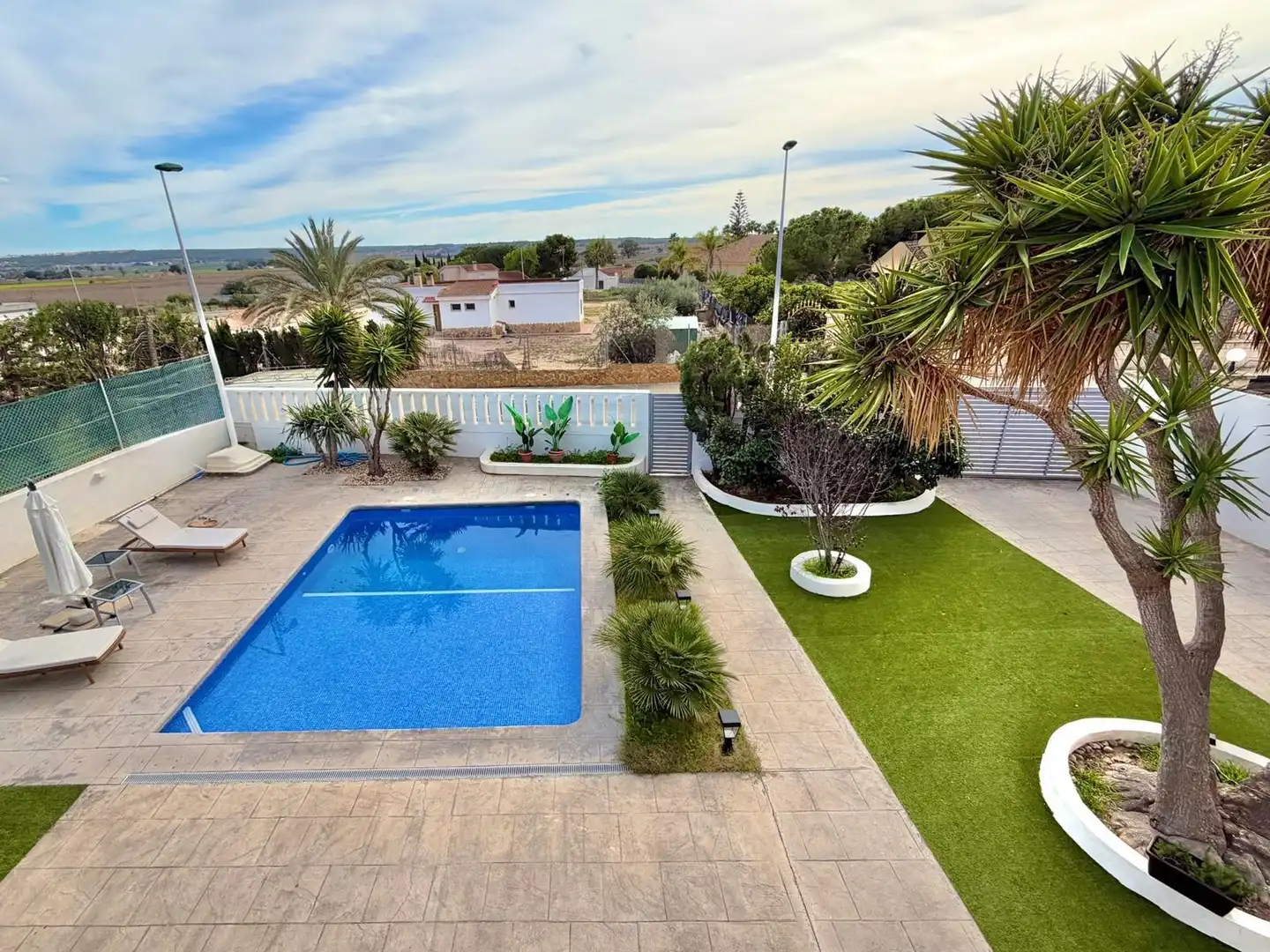 Piscina de Casa o chalet en venta en Elche / Elx con Aire acondicionado, Jardín privado y Terraza