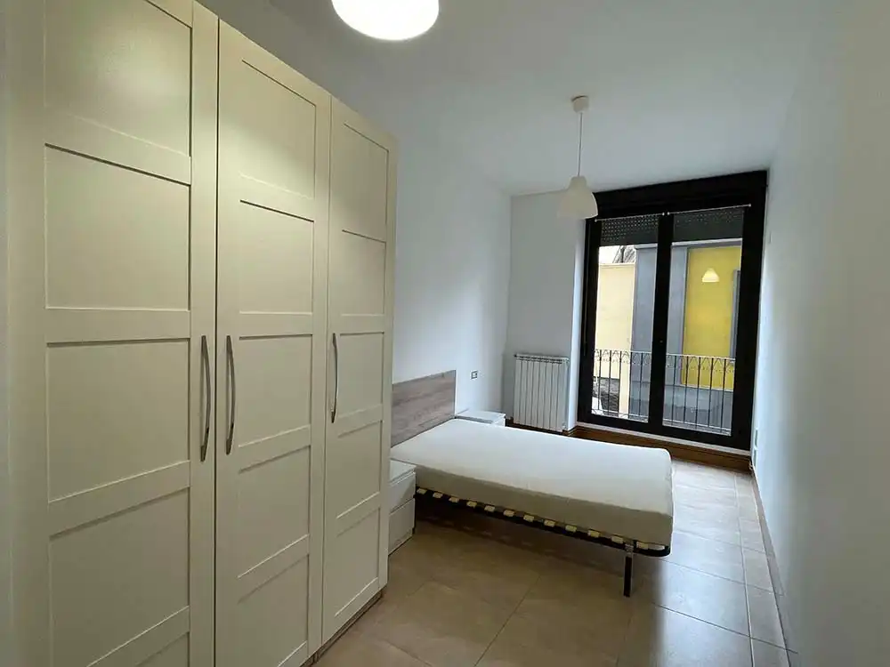 Schlafzimmer von Wohnung zur Miete in Huesca mit Heizung, Möbliert und Waschmaschine