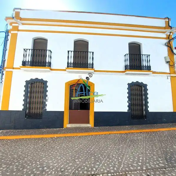 Vista exterior de Casa adosada en venta en Cala con Terraza, Trastero y Amueblado
