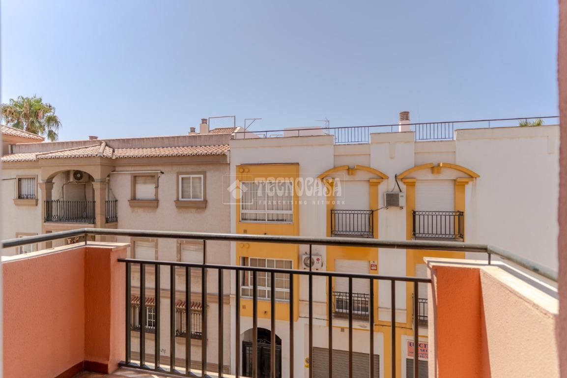 Vista exterior de Pis en venda en Salobreña