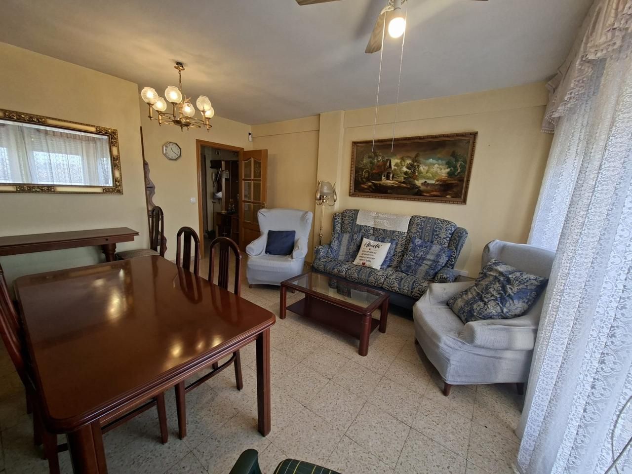 Sala de estar de Piso en venta en  Madrid Capital con Calefacción y Amueblado