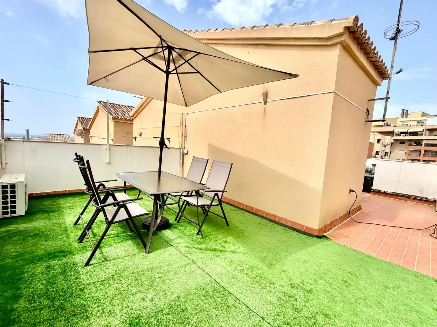 Terrassa de Casa adosada en venda en Roquetas de Mar amb Aire condicionat, Calefacció i Terrassa