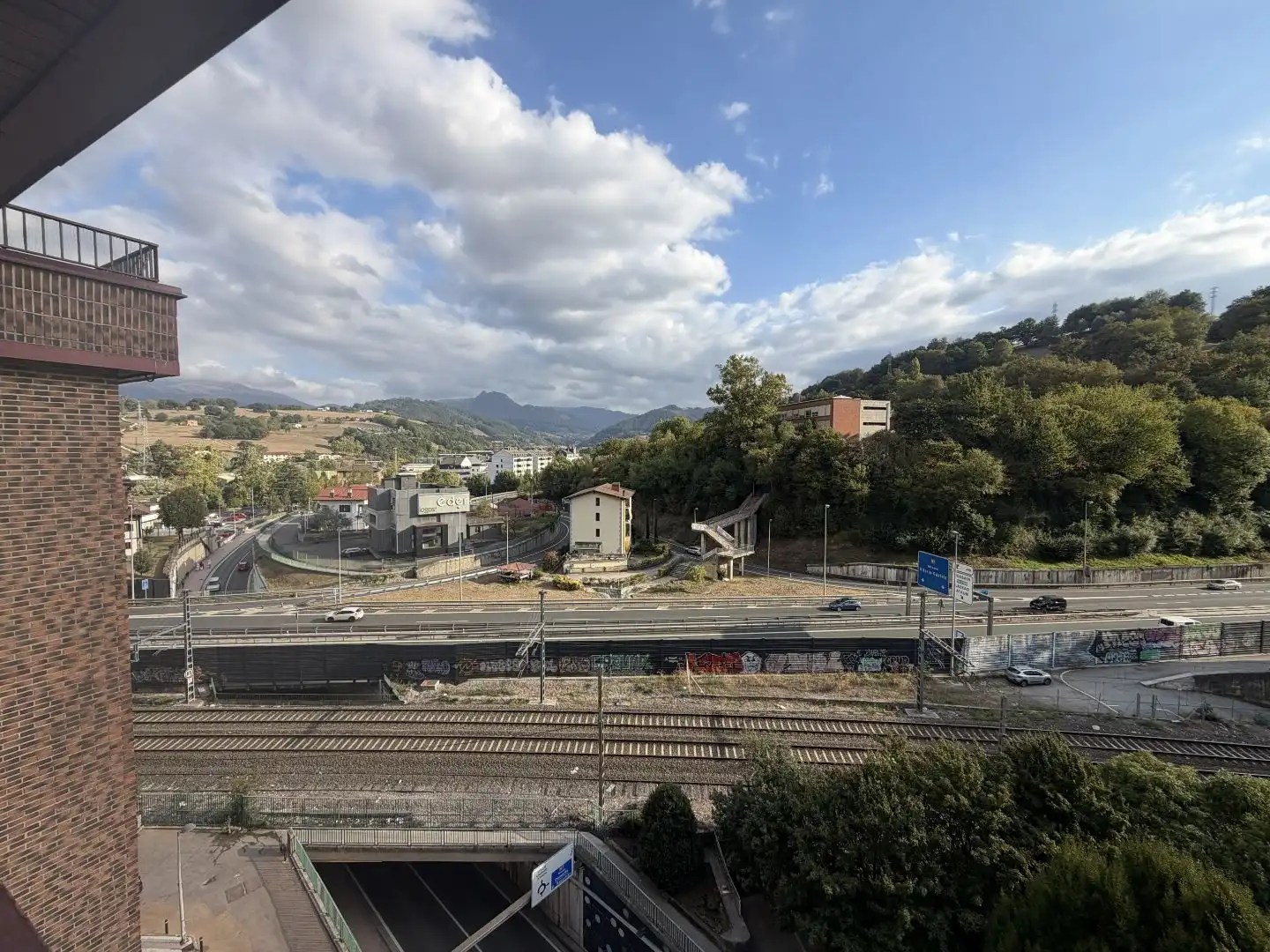 Vista exterior de Pis en venda en Beasain amb Terrassa i Balcó