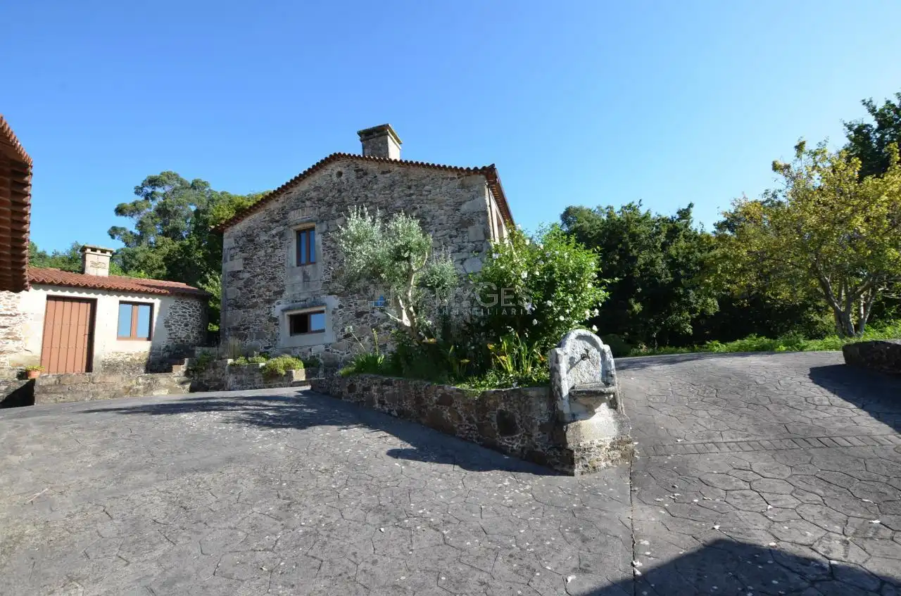 Vista exterior de Finca rústica en venta en O Rosal   con Calefacción, Jardín privado y Terraza
