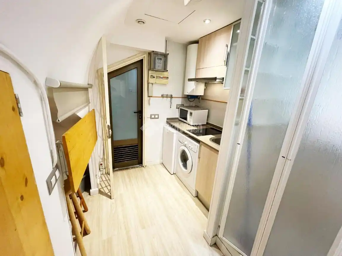Küche von Wohnung zum Verkauf in Barcelona mit Parkett
