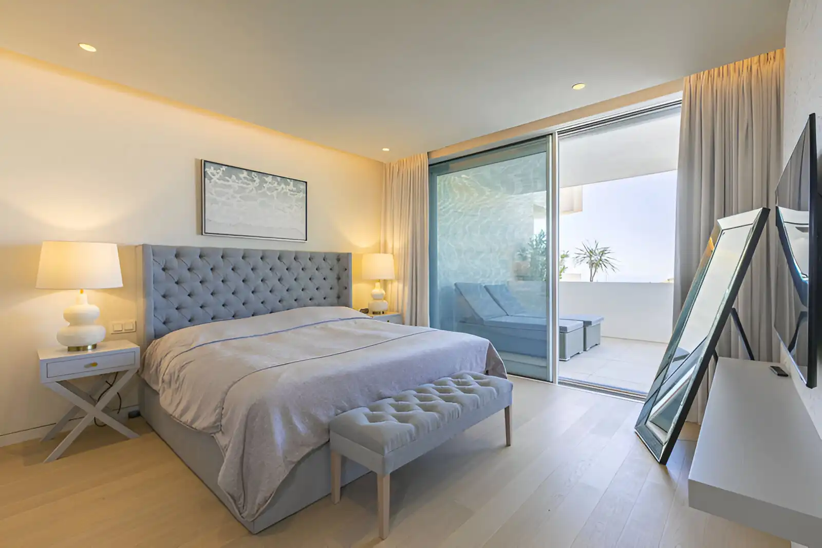 Bedroom of Ground floor for sale in Marbella  with Air Conditioner, Terrace and Storage room