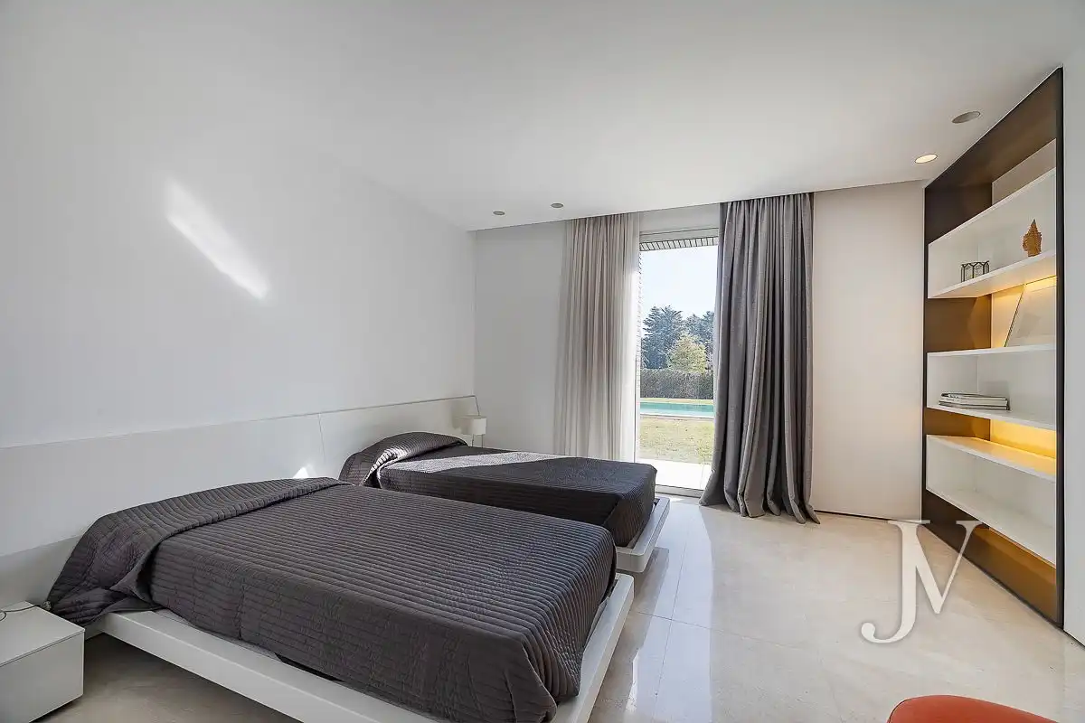 Bedroom of Houses for sale in Madrid  with Air Conditioner, Heating and Private garden