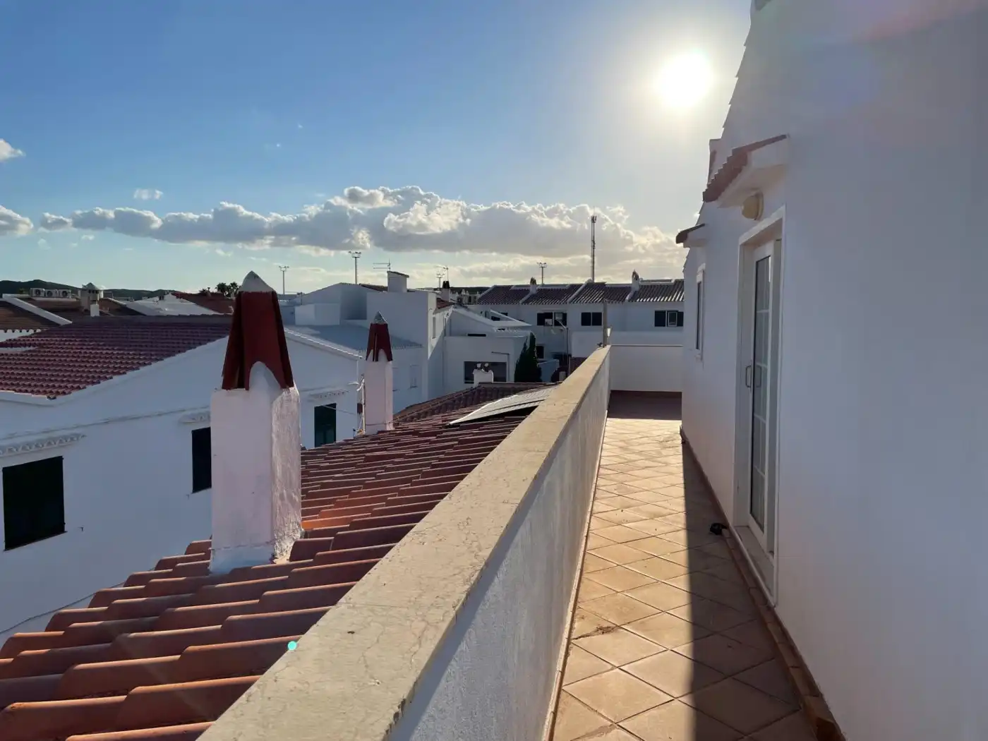 Vista exterior de Apartament en venda en Es Mercadal amb Terrassa, Piscina i Balcó