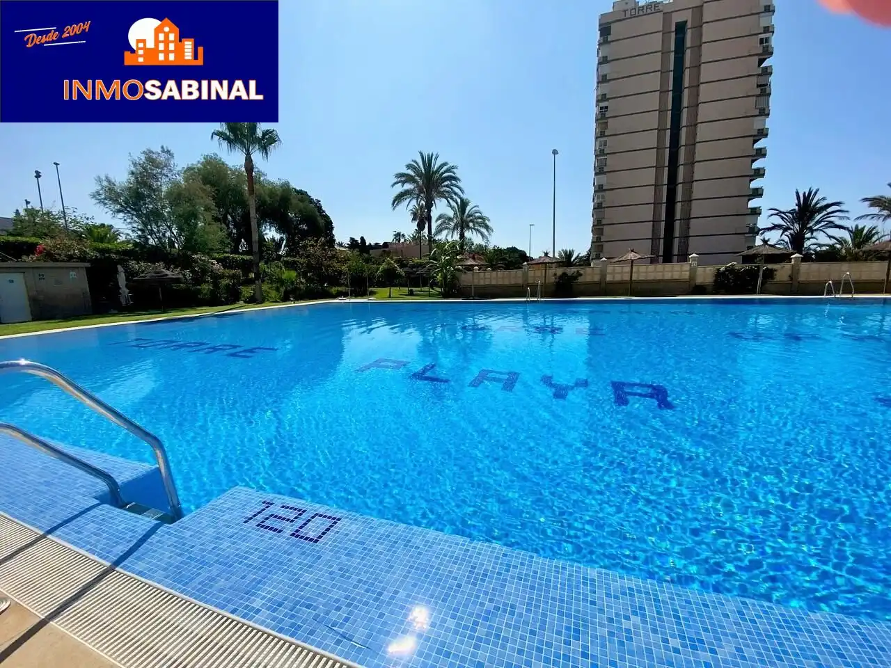 Piscina de Estudio en venta en Roquetas de Mar con Jardín privado, Terraza y Piscina comunitaria