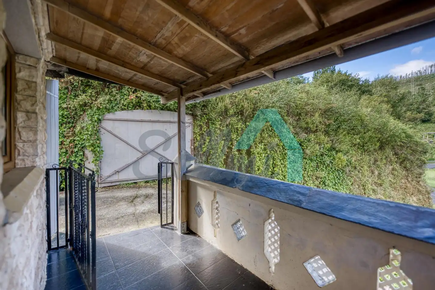 Terrace of Houses for sale in Coaña  with Heating, Terrace and Furnished