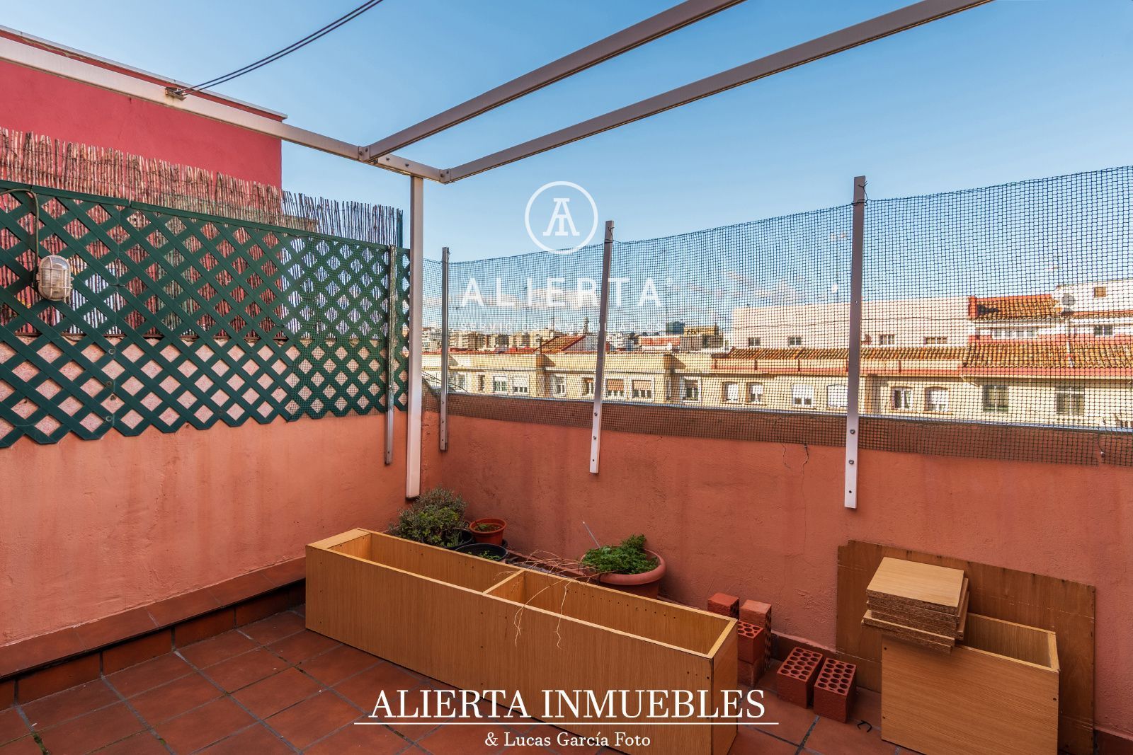 Exterior view of Attic for sale in  Zaragoza Capital  with Heating and Terrace