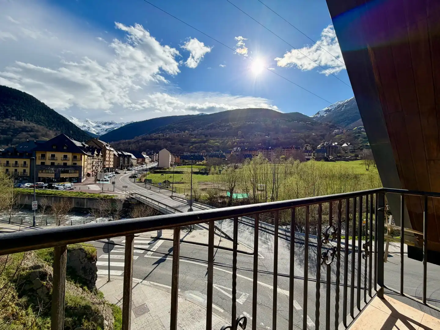 Vista exterior de Dúplex en venda en Vielha e Mijaran amb Calefacció, Moblat i Balcó