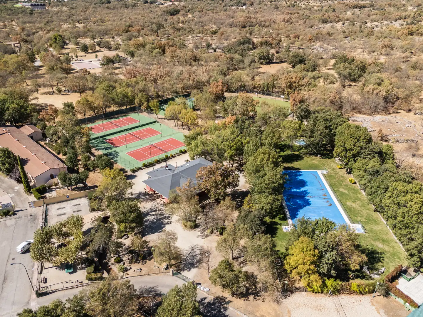 Casa aparellada amb piscina en venda a Becerril de la Sierra, imagen 58