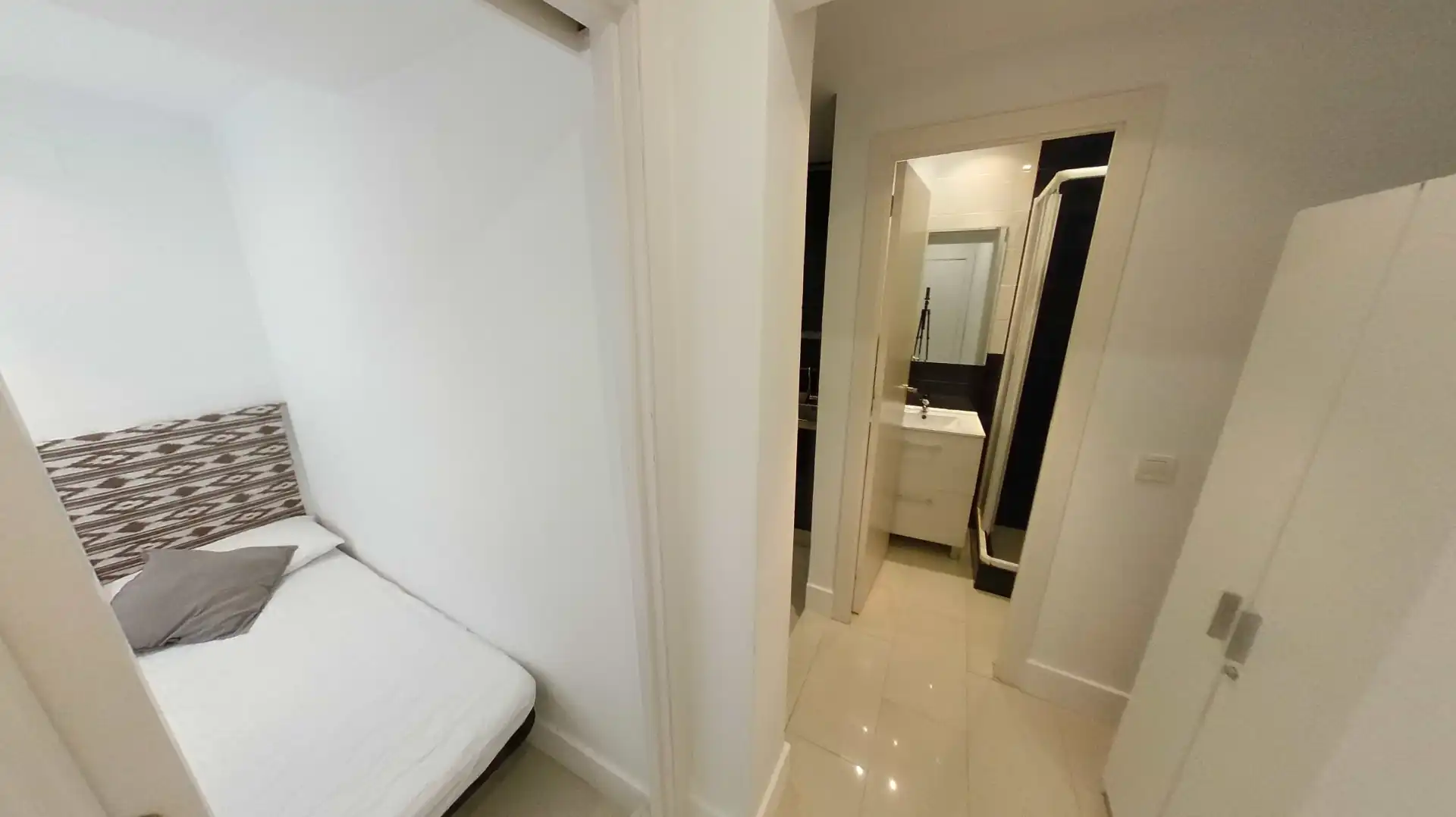Flat with terrace to rent in Calle del Salitre, imagen 3