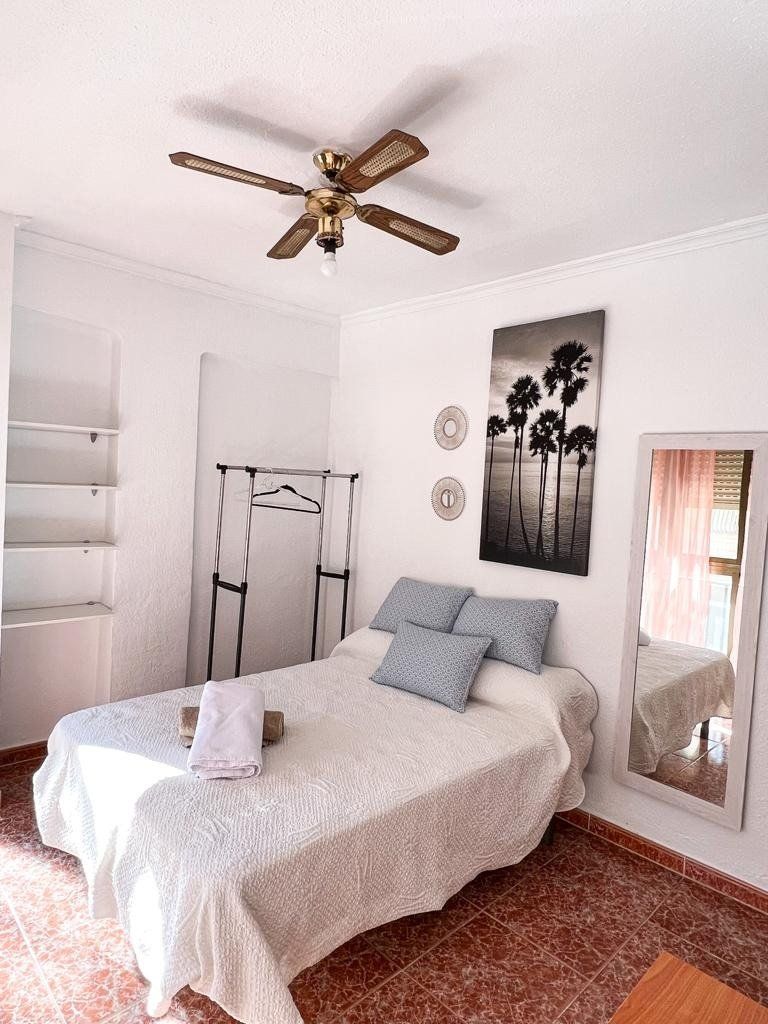 Bedroom of Flat to rent in  Almería Capital
